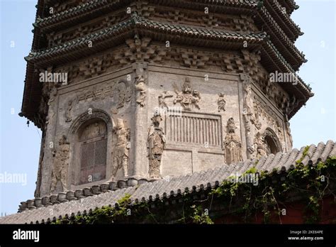 Le Temple de Qiongzhu: Une pagode scintillante et une histoire millénaire !